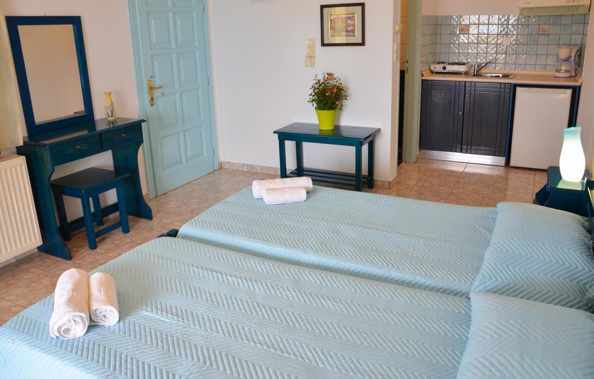Hotel Dina - Ξενοδοχείο Ντινα Plati  Room photo